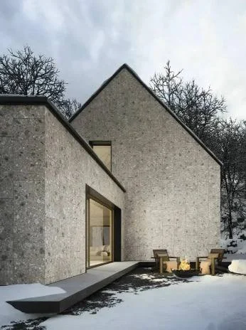 Почему керамогранит более устойчив к морозам, чем натуральный камень?