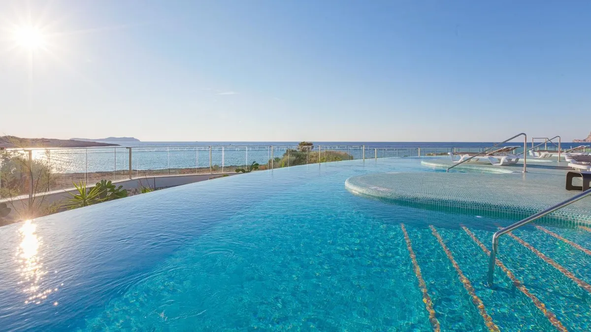 Pool & Spa Togama mosaic — 11