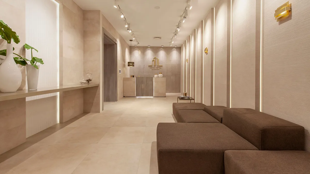 Cannes Venis — 4