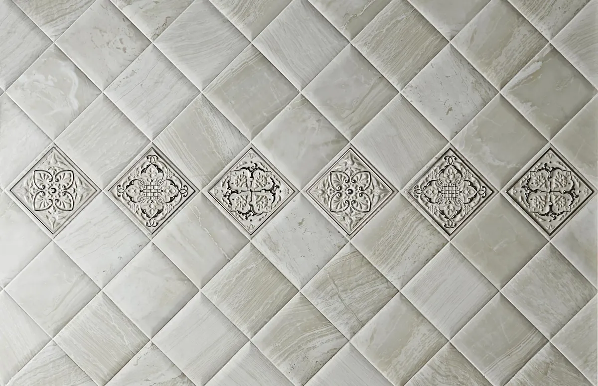 Petra Monopole — 3