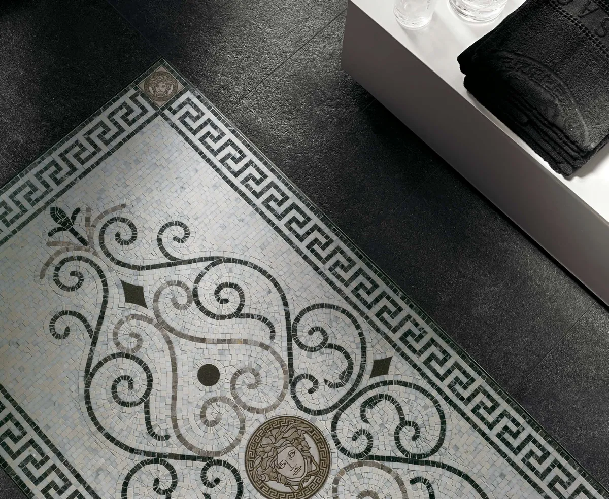 Exclusive Versace — 1