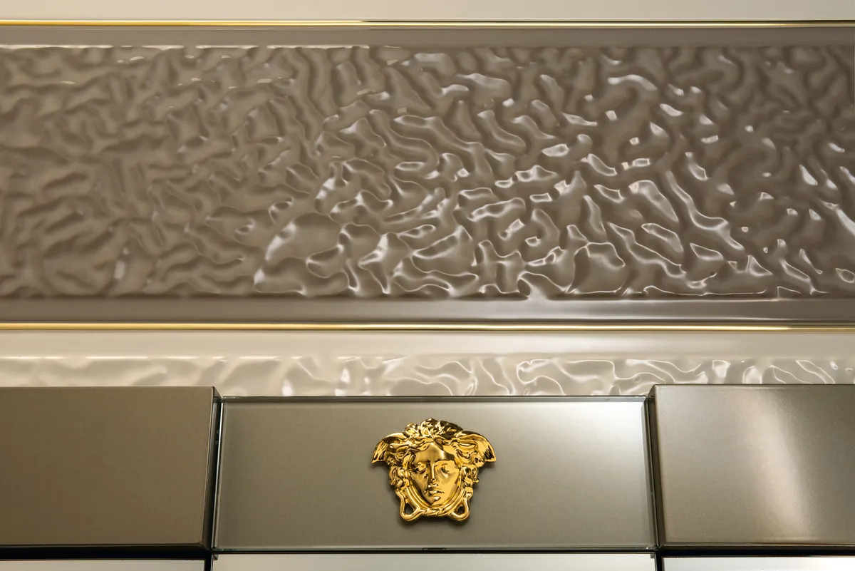 Gold Versace — 1